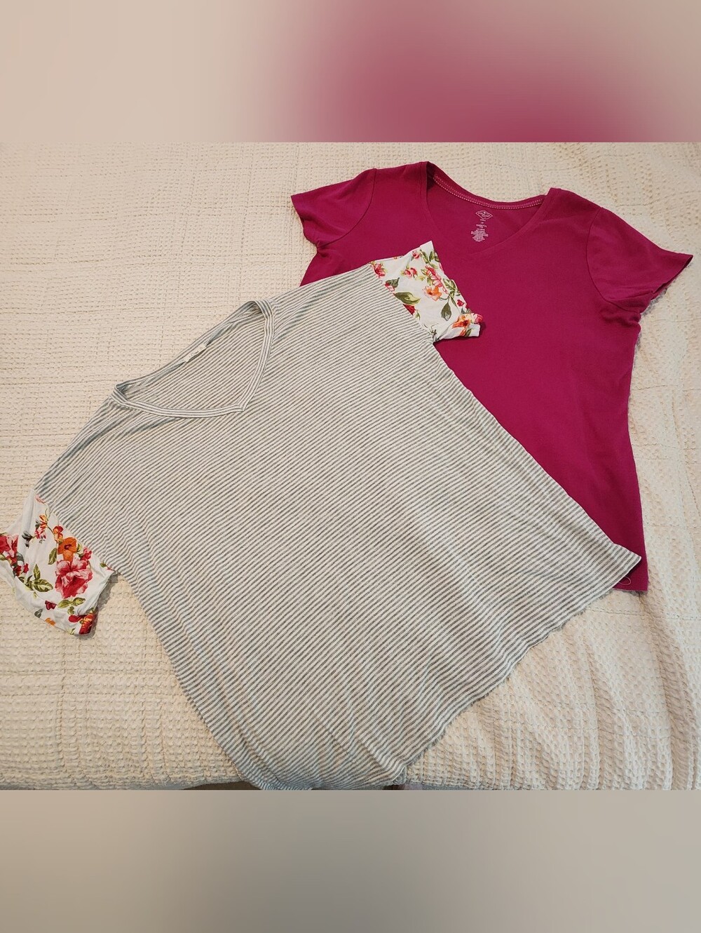 2 V-neck TShirt Bundle 1X Stretchy Soft Cotton Rayon Pink Gray Striped Floral
